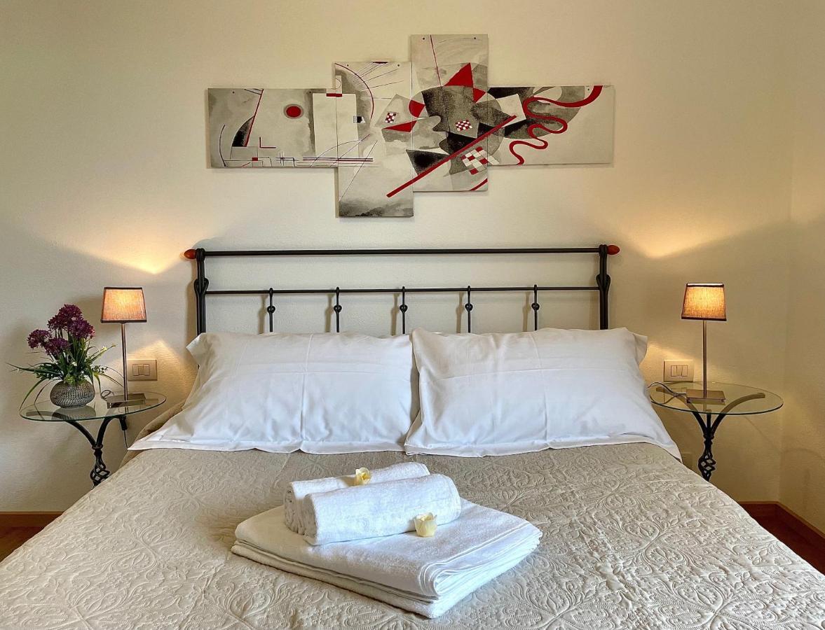 Al Poggio - Luxury Rooms カポテッラ エクステリア 写真