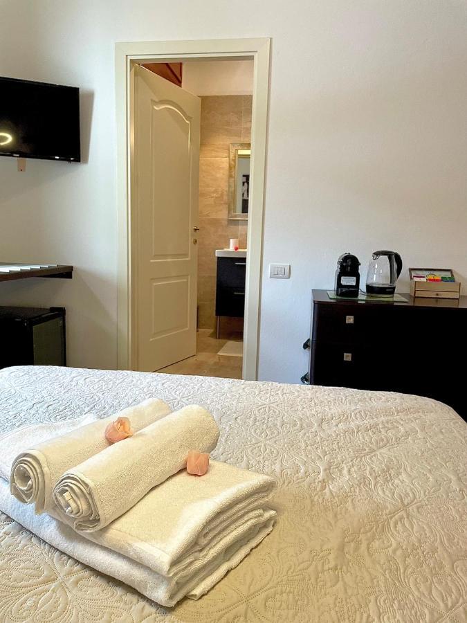 Al Poggio - Luxury Rooms カポテッラ エクステリア 写真