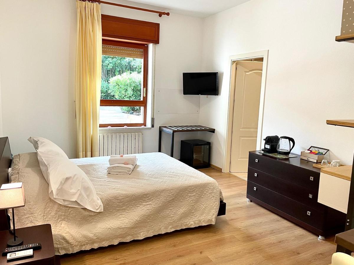 Al Poggio - Luxury Rooms カポテッラ エクステリア 写真